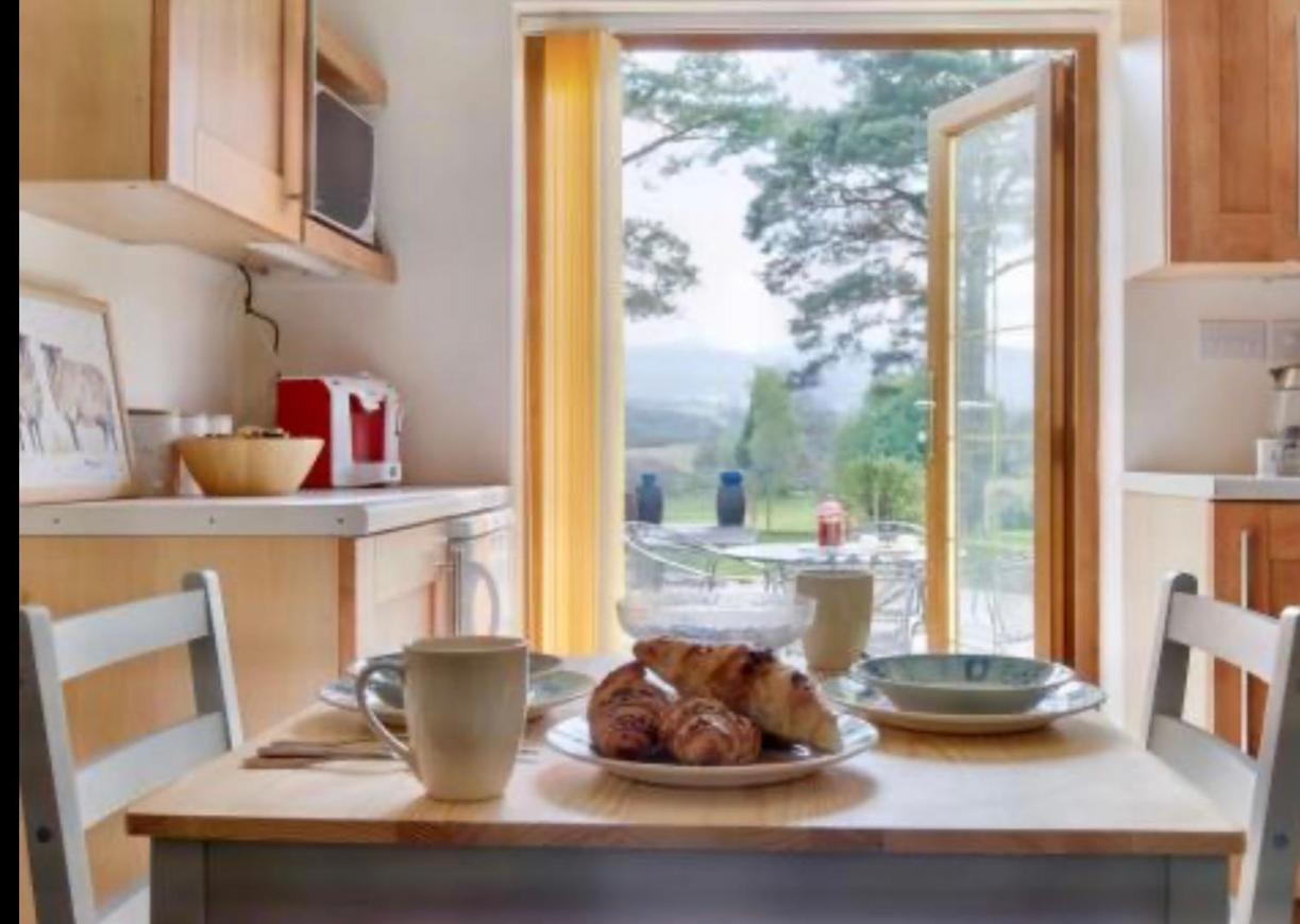 Mountain View Cottage, Hot Tub , Stunning Views Llanhamlach Eksteriør bilde
