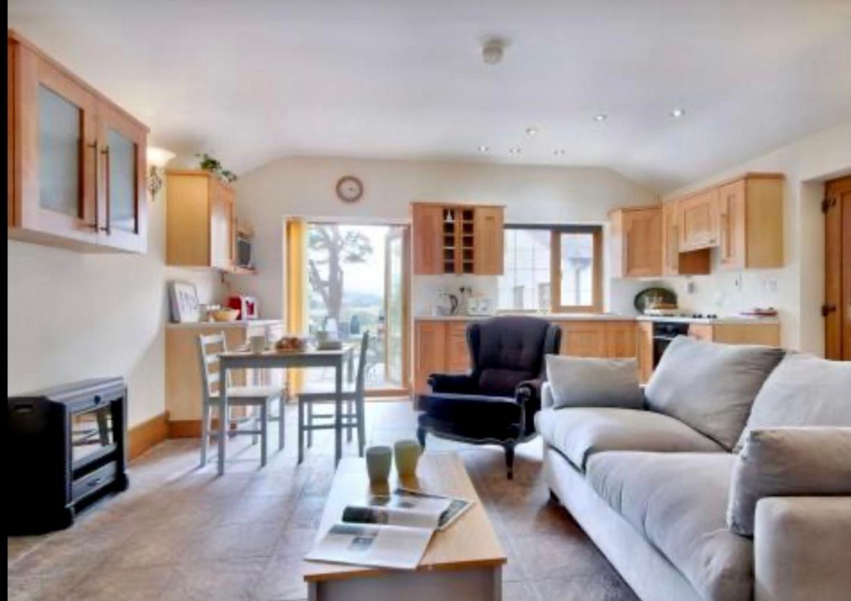 Mountain View Cottage, Hot Tub , Stunning Views Llanhamlach Eksteriør bilde