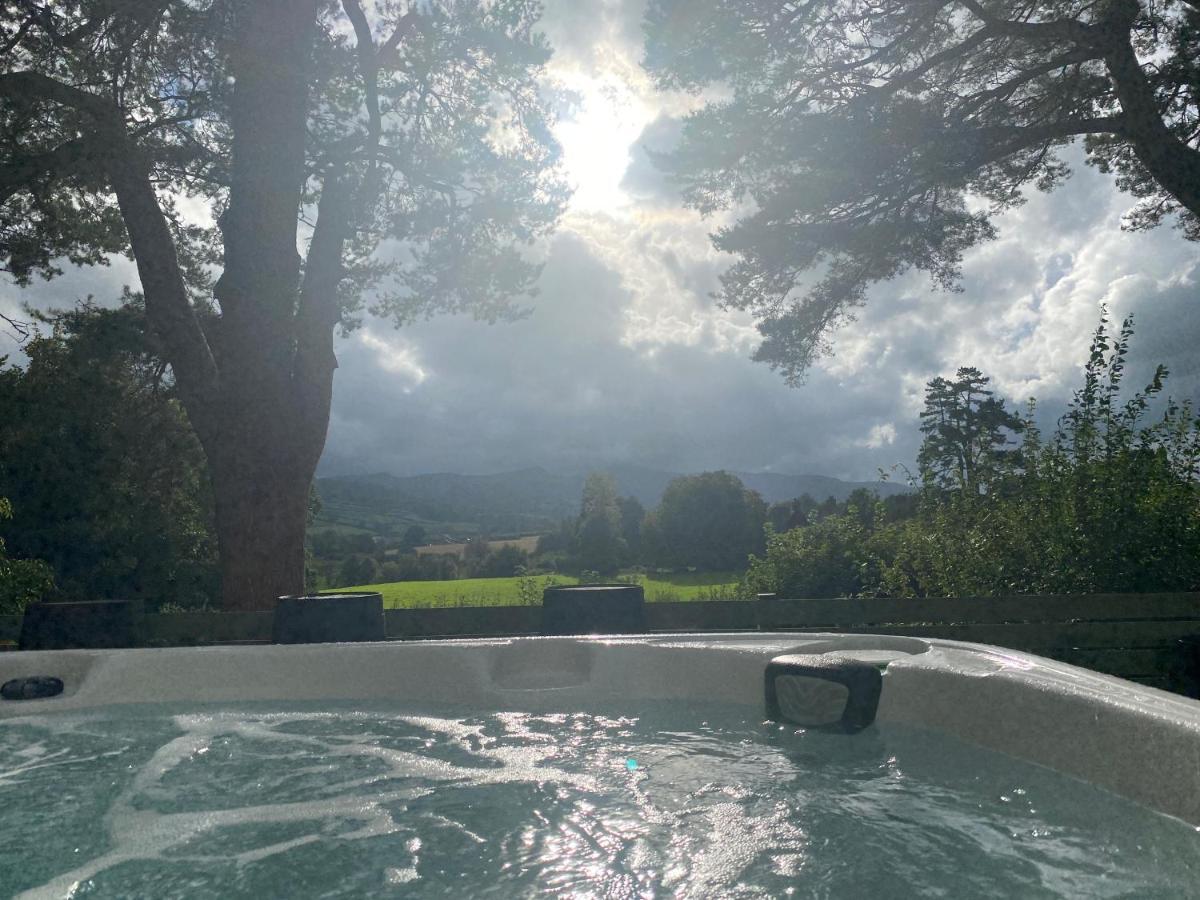 Mountain View Cottage, Hot Tub , Stunning Views Llanhamlach Eksteriør bilde