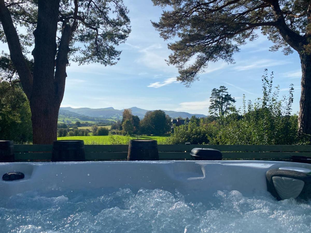 Mountain View Cottage, Hot Tub , Stunning Views Llanhamlach Eksteriør bilde